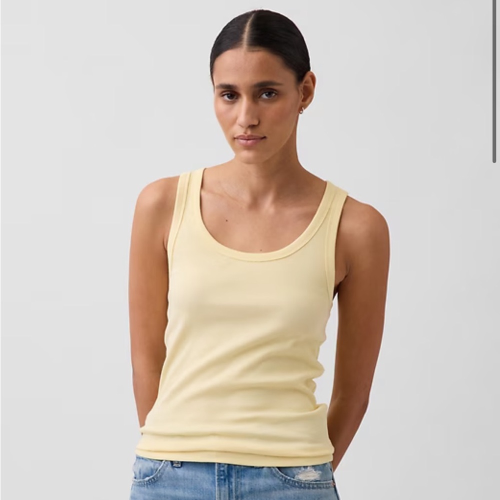 NWT Gap Rib Scoop Tank Top